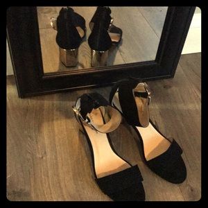 Marc New York Black Pumps w/Gold heels